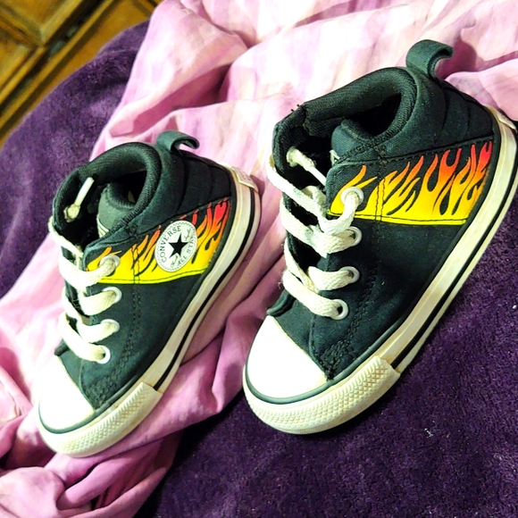 Converse All Stars with Flames - little boys 7 - Picture 2 of 9